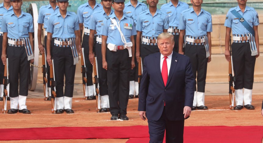 Тръмп се затрудни с индийските имена, шегуват се с него