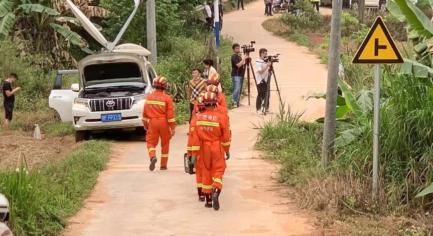 Идентифицираха 120 от пътниците на разбилия се Boeing 737 в Китай