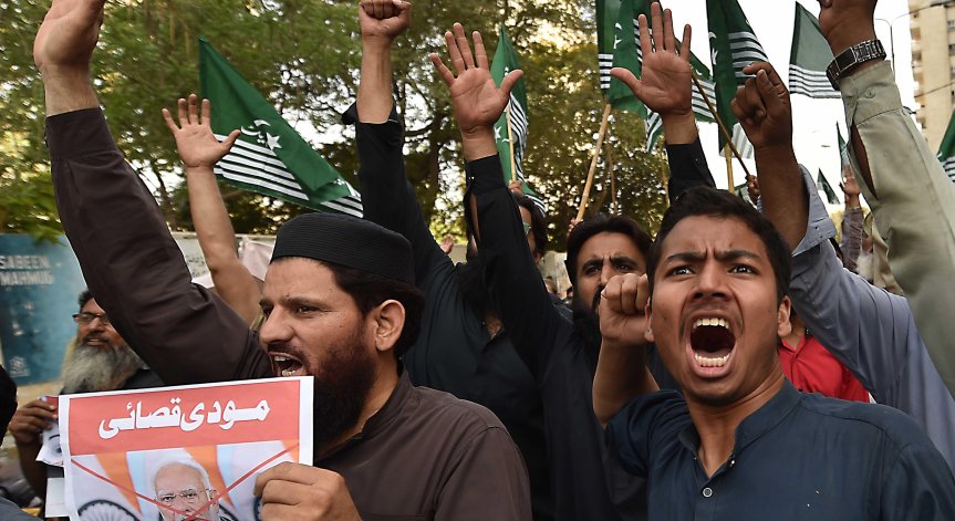 Индия засилва мерките срещу Пакистан след атаката.