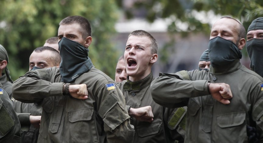 Бойци срещу агресора или неонацисти: Какво знаем за украинския батальон 
