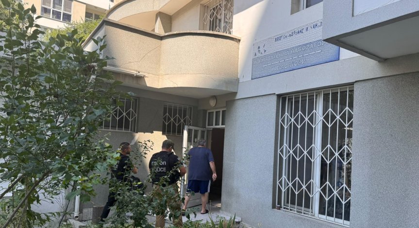 Обвиниха четирима за ОПГ във ВиК-Бургас, трима са в ареста