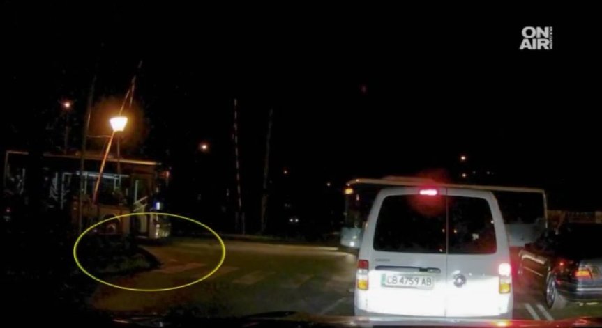 Пловдивчанка падна и лежа безпомощно на булевард в града 