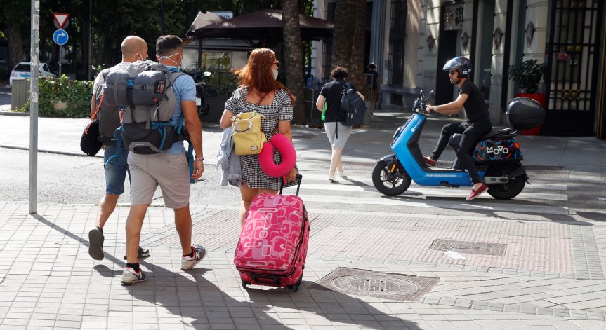 Испания излиза успешно от петата Ковид вълна