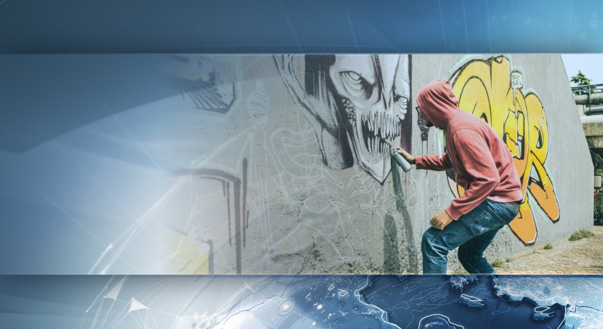 Чистят графити от обществени сгради в София