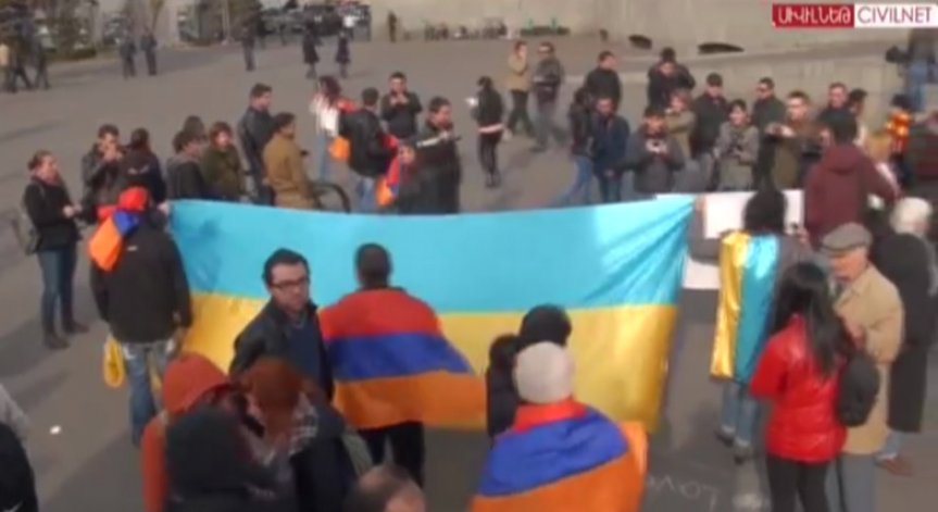 Арменски граждани посрещнаха Путин с протест