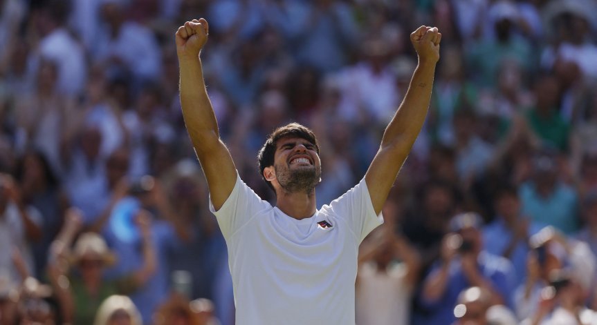 Победа с 6:4, 5:7, 6:3, (6)6:7.