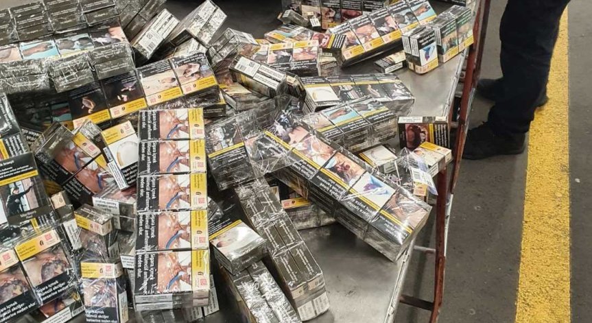 Над 900 хил. къса контрабандни цигари са открити при проверка на 4 ТИР-а