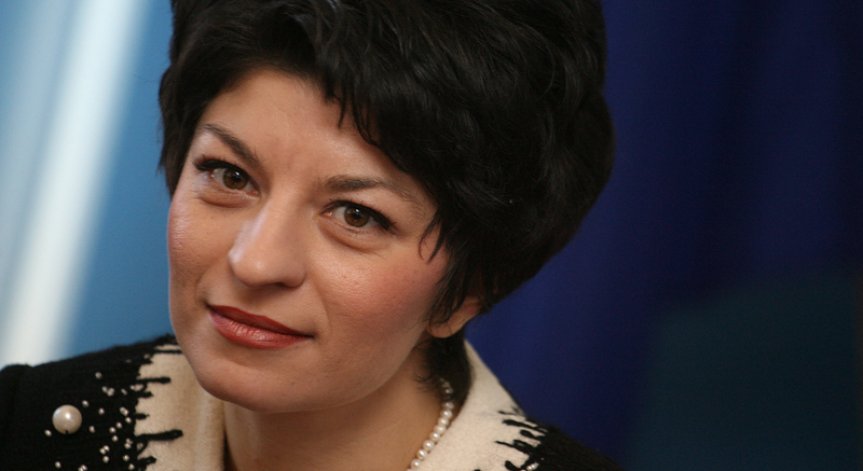 Д. Атанасова: Възможно ДДС ставката за медикаменти да бъде намалена