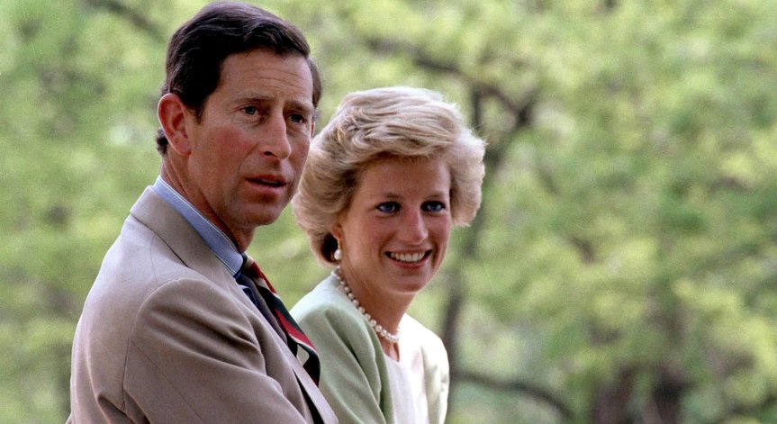 След 40 години: Емблематичен пуловер на принцеса Даяна отива на търг