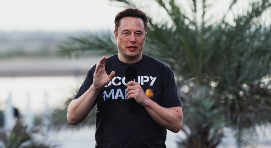 Акционер на Tesla иска Мъск да бъде заменен като главен изпълнителен директор