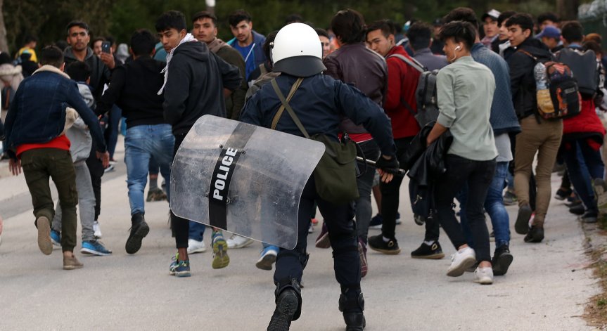 Гръцката полиция арестува мигранти, успели да преминат границата