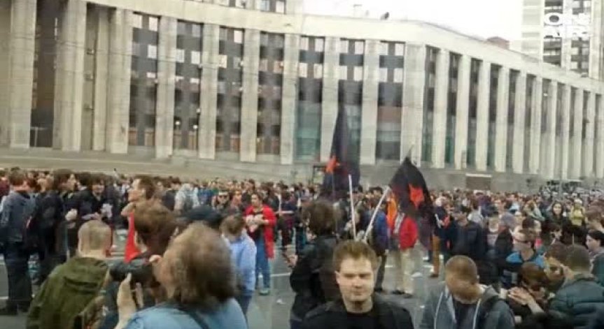 Ограничения в интернет изкара хиляди руснаци на протест