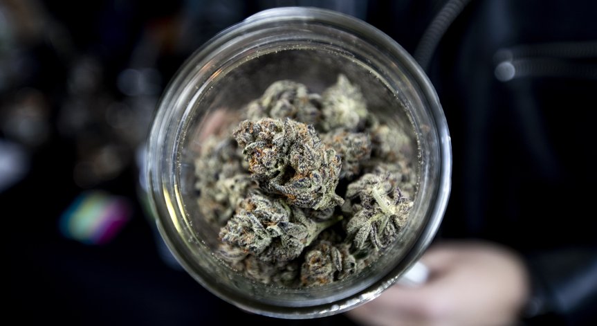 Канабис заваля от небето в Тел Авив