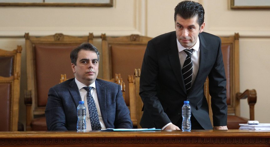 Кирил Петков разблокира $890 000 за руското посолство