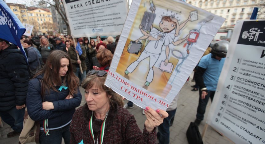 Правителството отпуска допълнителни 50 млн. лева за медицинските сестри