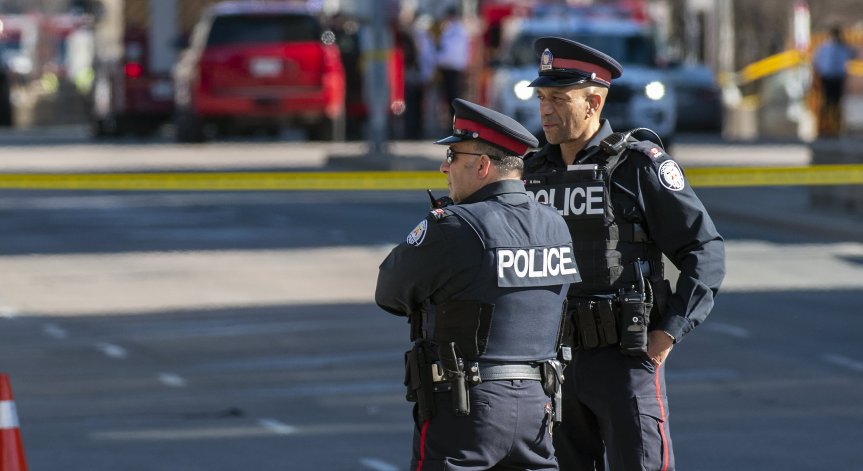 Откриха стрелба срещу еврейско училище в Канада. 