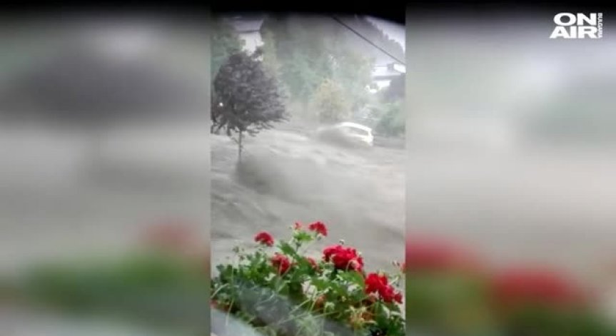 Гръмотевични бури удариха Австрия, пороите предизвикаха наводнения