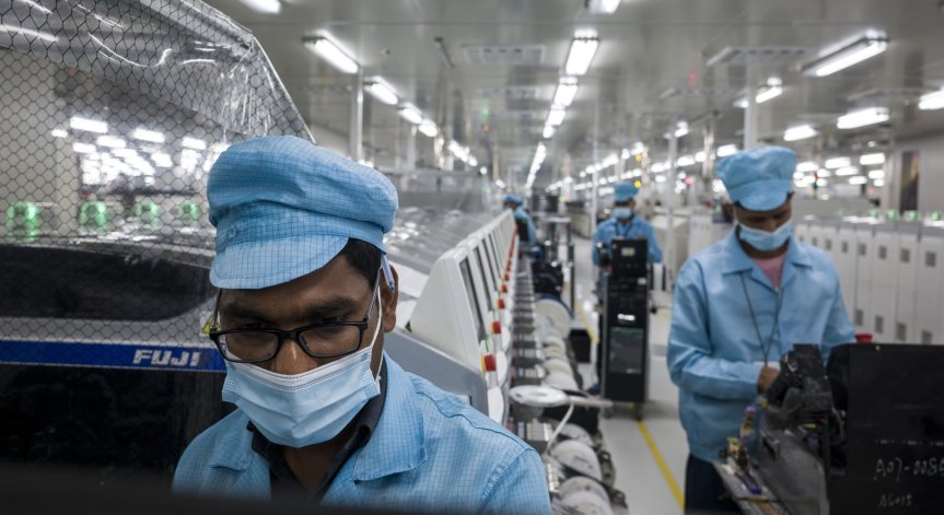 Индия отмъква фабриките от Китай с мегапроект за $1,2 трлн.