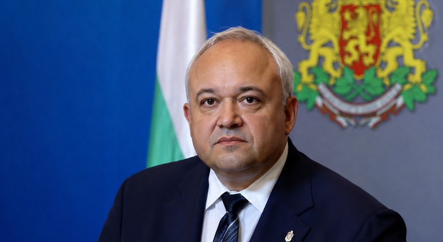 Няма да забраняват социалните мрежи, но засилват следенето им заради детската агресия