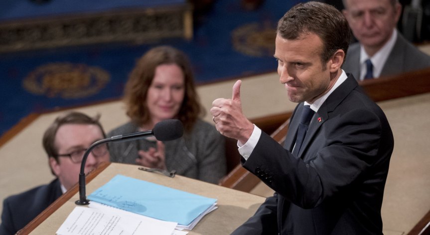 Politico: Макрон се нуждае от икономическо чудо, за да запази поста си