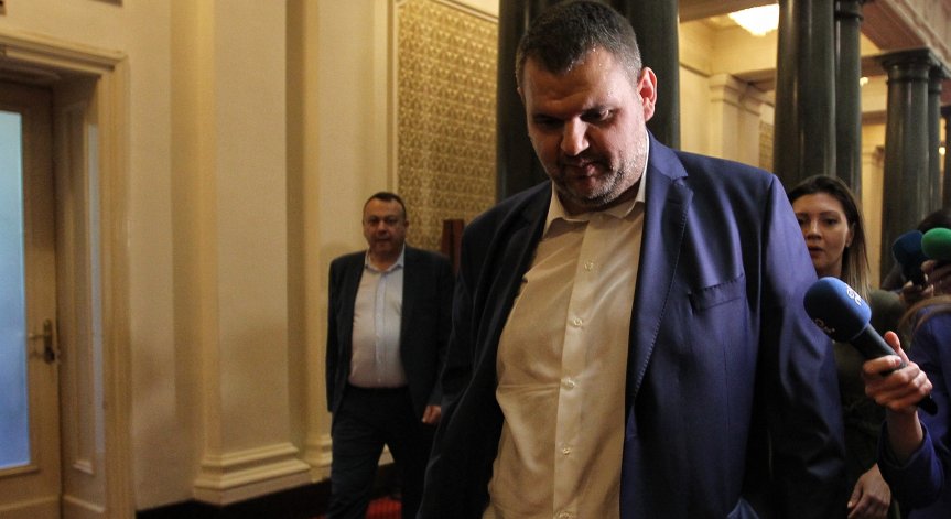 ДПС се явява самостоятелно на изборите, Пеевски не иска вече да е депутат