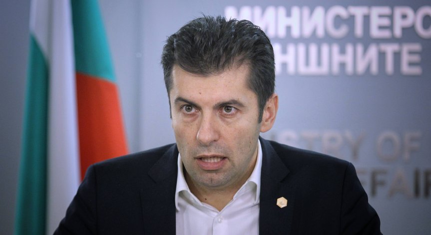 Петков: Твърде зависими сме, ще поискаме изключение от забраната за внос на руски газ и нефт