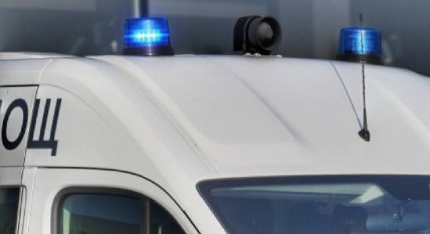 Водачът на микробуса не е пострадал.