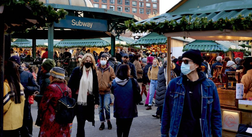 Спестяванията спасяват икономиката на САЩ под натиска на Омикрон