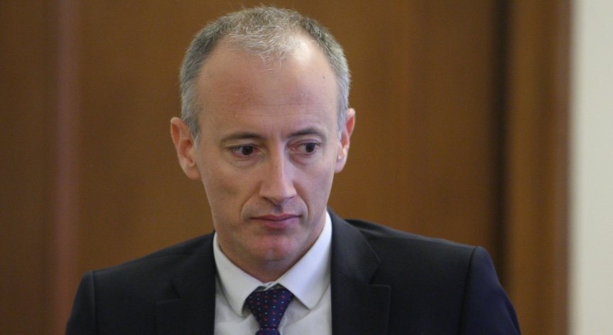 Отлагат матурите за 7 и 12 клас за юни