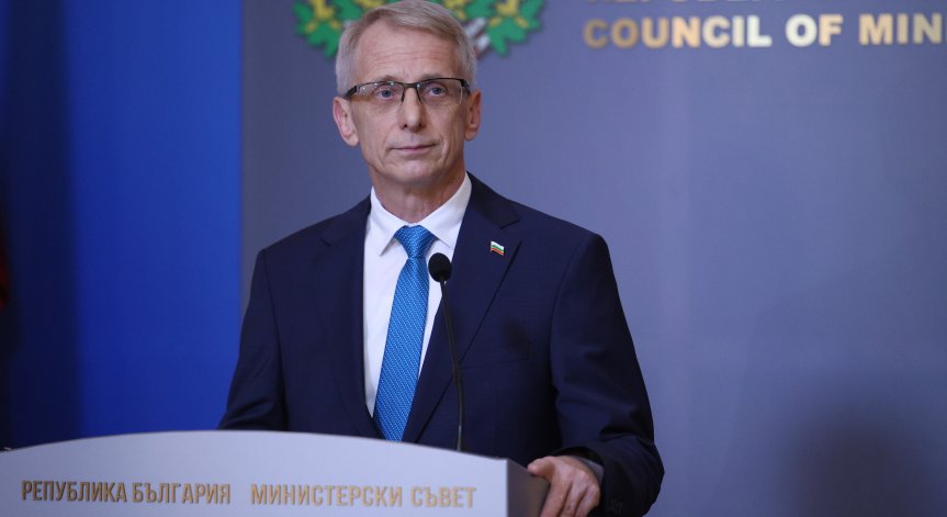 Денков: В близкия период няма да позволим внос на слънчоглед от Украйна