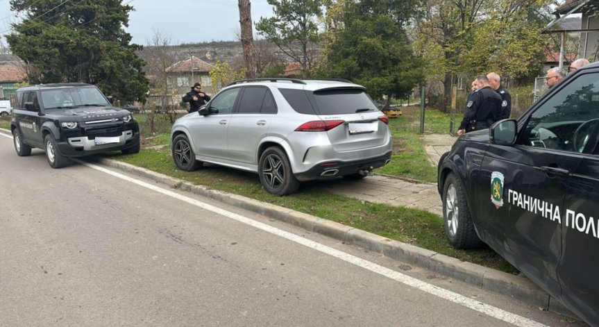 Гранични полицаи от Русе заловиха луксозна кола, открадната в Чехия