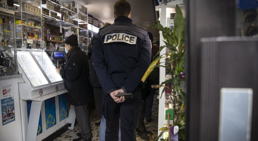 Разбиха група за трафик на хора с увреждания, използвани за просия във Франция