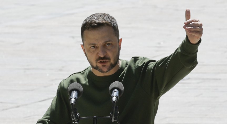 Зеленски поиска НАТО да сваля руските ракети над Украйна