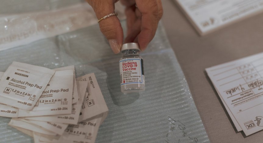 Получаваме 2000 дози от ваксината на Moderna на 11 януари