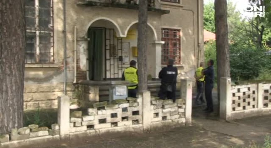 Задигнаха пари и лотарийни билети от пощенски клон в Русенско