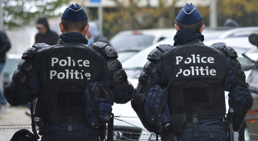 Китаец вилня с брадва в три ресторанта в Нова Зеландия, има ранени