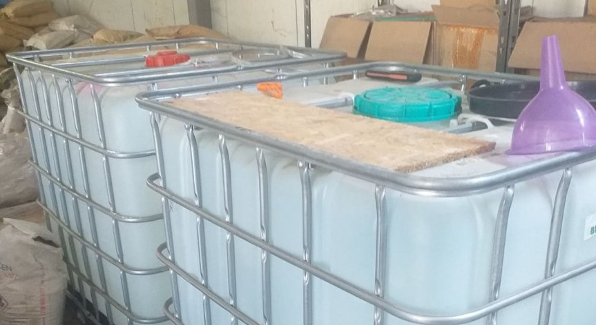 Задържаха близо 9 000 литра нелегален етилов алкохол, описан като дезинфектант