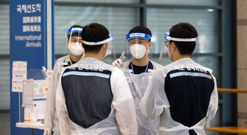 Ваксинирани с бустерна доза се заразиха с Омикрон