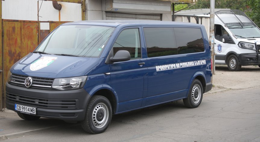 Млада жена е открита обесена в двора на къщата ѝ в Пловдивско