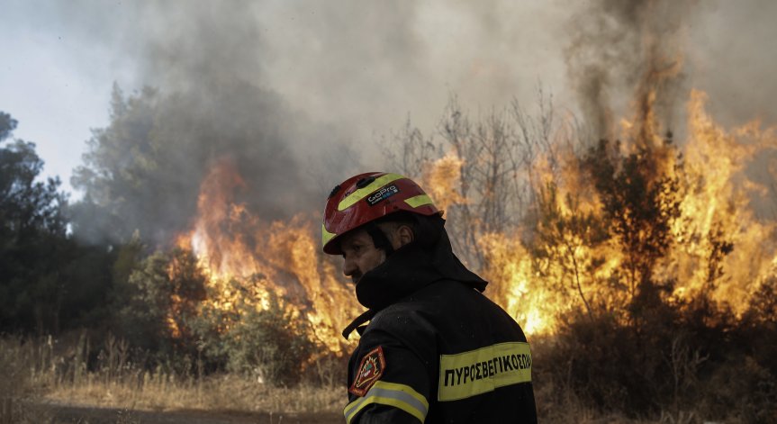  Има опасност пожарът да стане върхов.