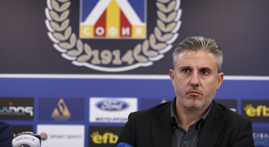 Стенли връща Павел Колев в БФС?