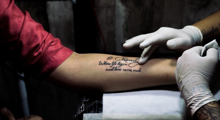 Как да изтриете името на бивш любим човек от кожата си?