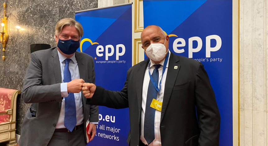 Лопес, ЕНП: Само Борисов може да изведе България от кризата