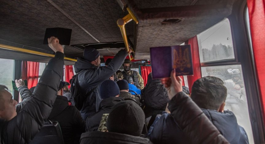 Русия прекратява огъня, по молба на Макрон отваря 