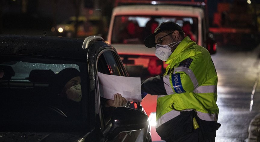 Санчес и Конте искат от Фон дер Лайен отваряне на границите