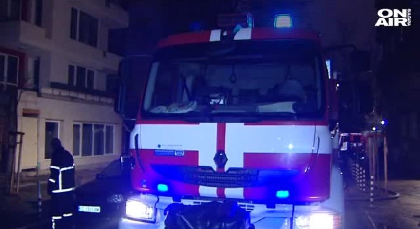 Стара къща горя в центъра на София