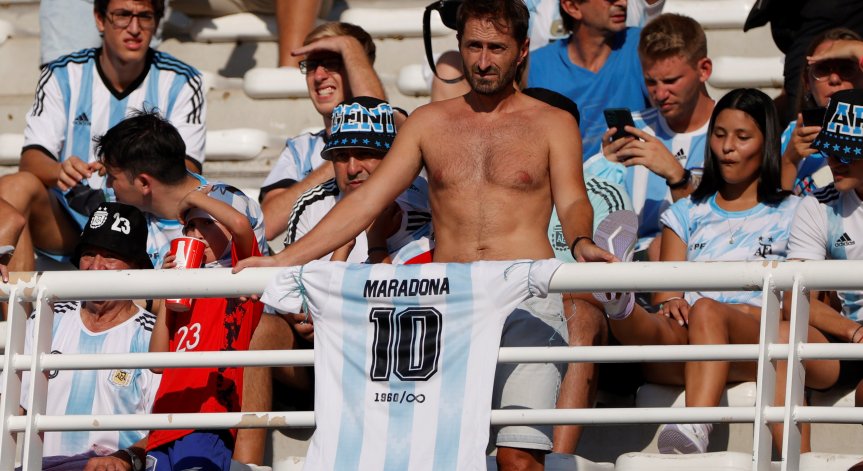 Убит ли е Диего Марадона? 8 медици се изправят пред съда