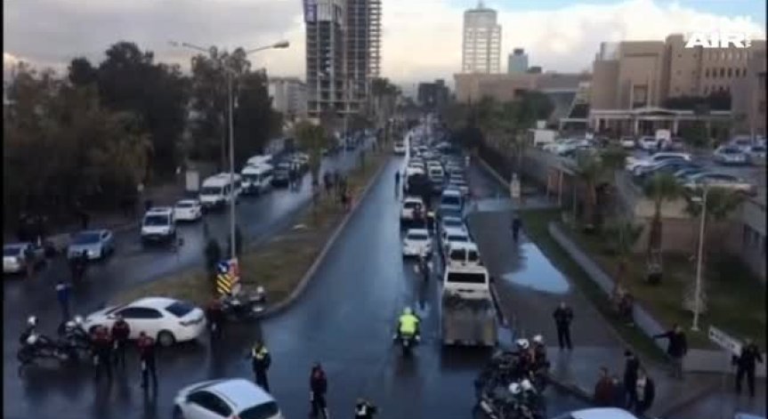 Двама загинали и десет ранени след терористичен акт в Измир