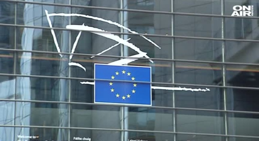 Европа въздъхна с облекчение след вота във Франция