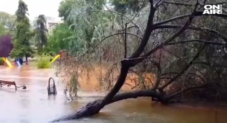 Лошо време и в Европа: Град в Хърватия се оказа под вода